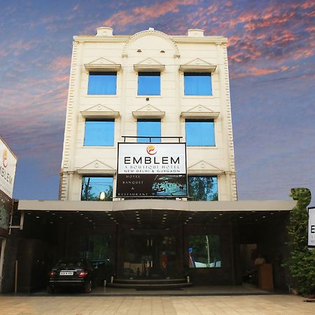 Emblem Hotel Sector 14 Gurgaon Esterno foto