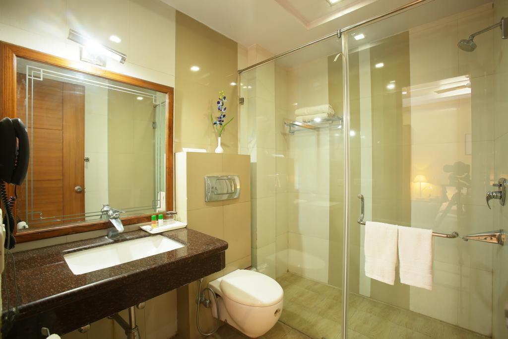 Emblem Hotel Sector 14 Gurgaon Esterno foto