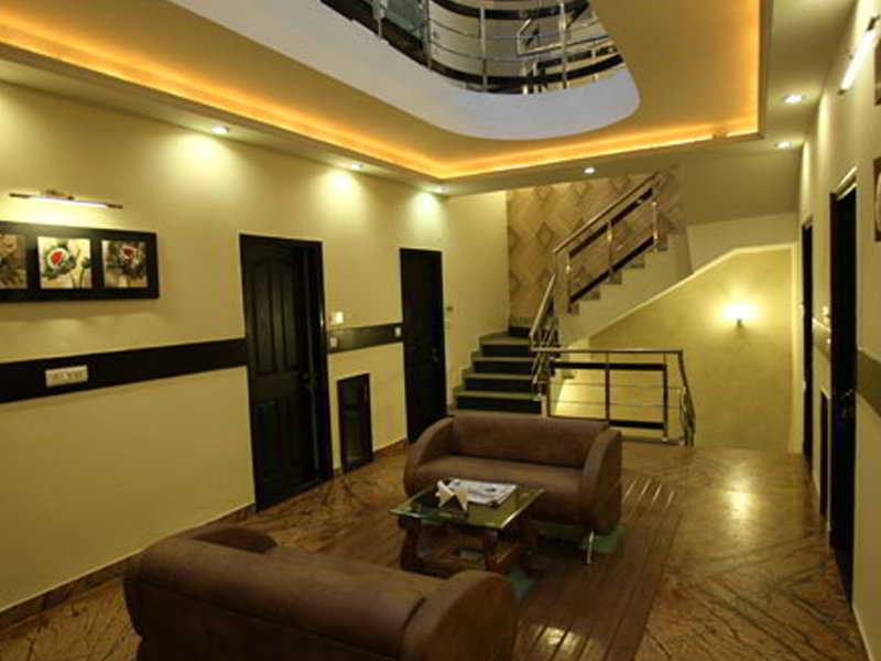 Emblem Hotel Sector 14 Gurgaon Esterno foto