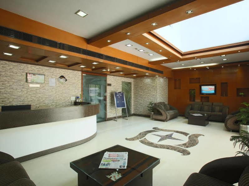 Emblem Hotel Sector 14 Gurgaon Esterno foto