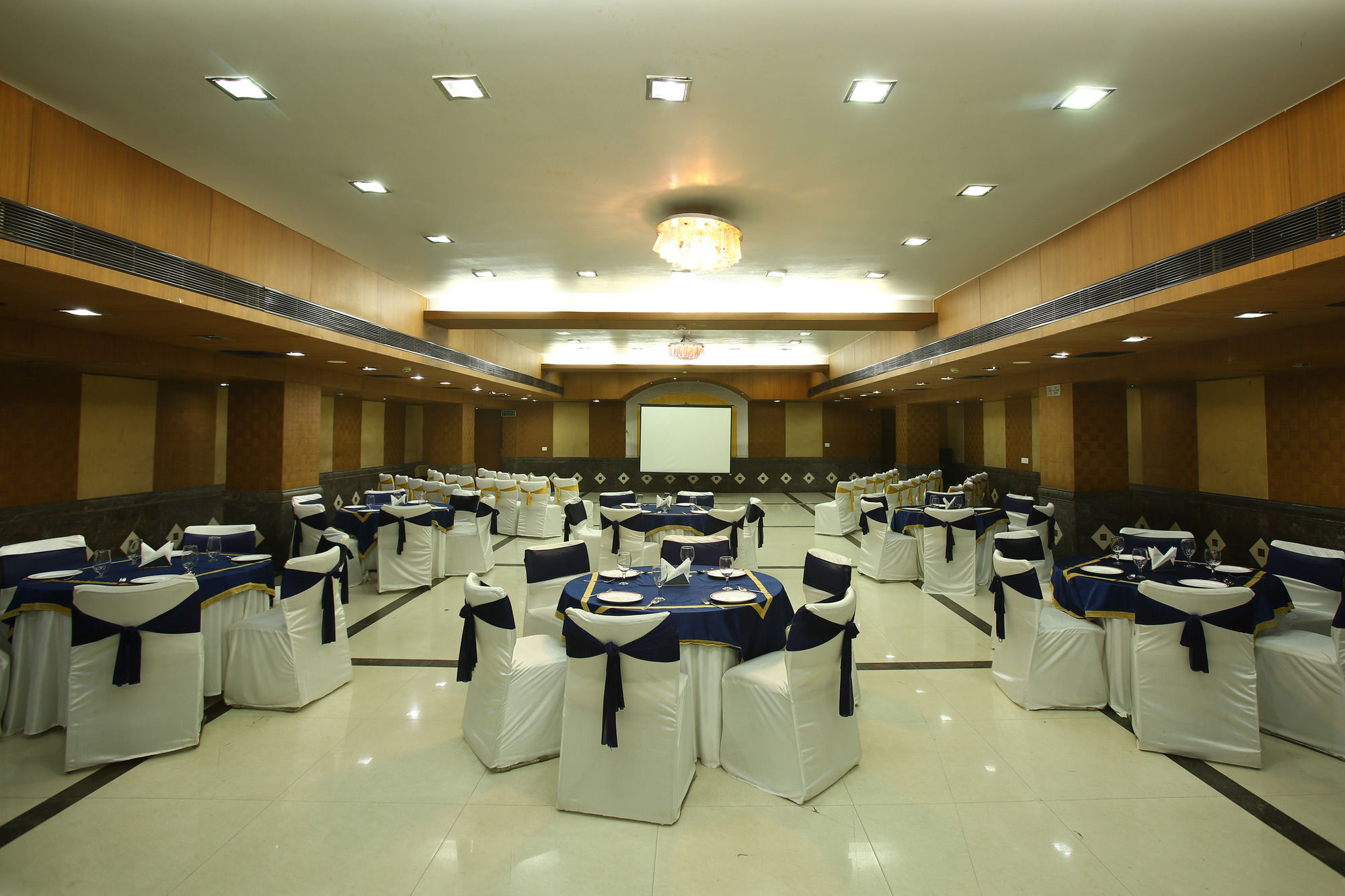 Emblem Hotel Sector 14 Gurgaon Esterno foto