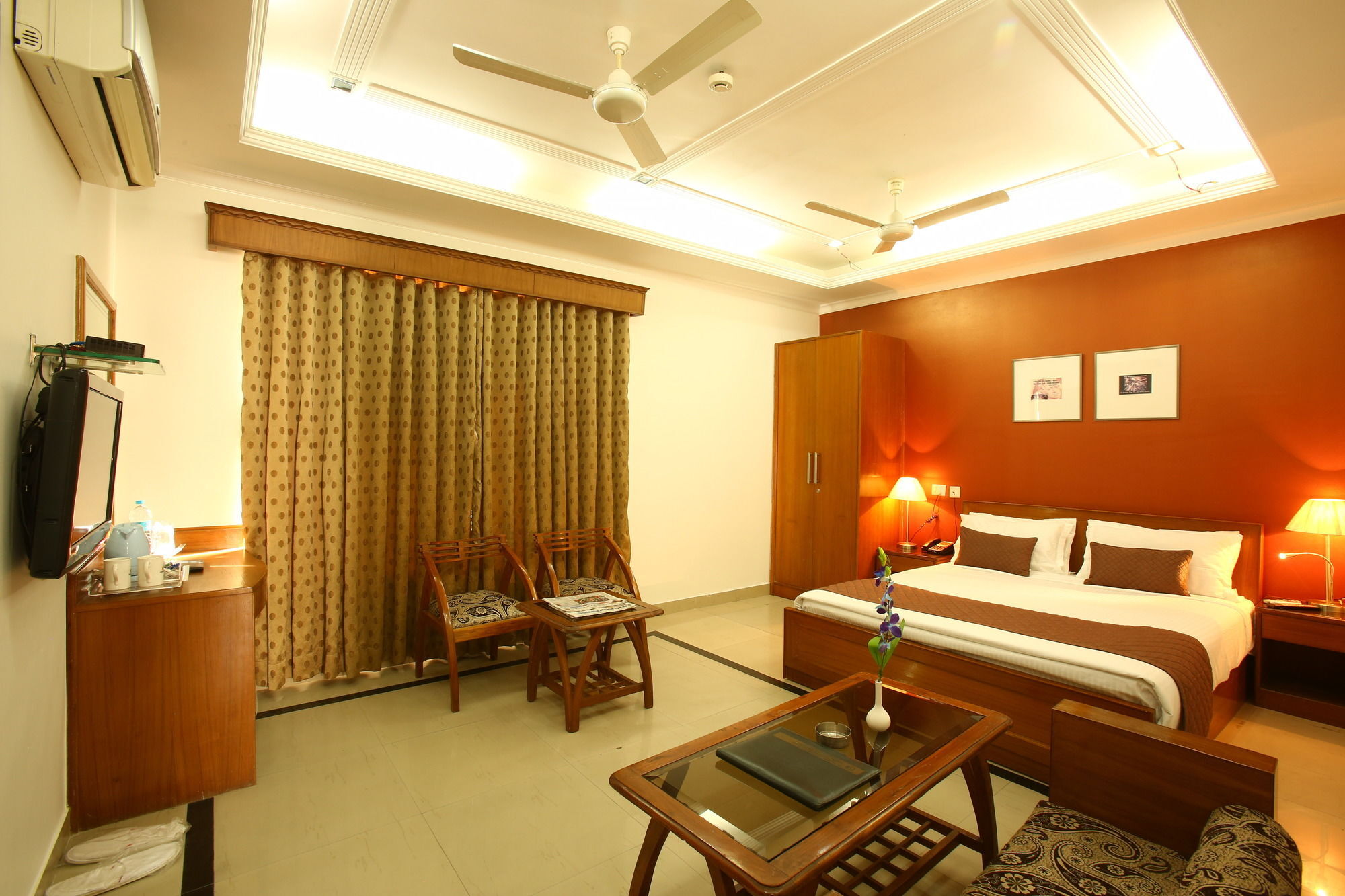 Emblem Hotel Sector 14 Gurgaon Esterno foto