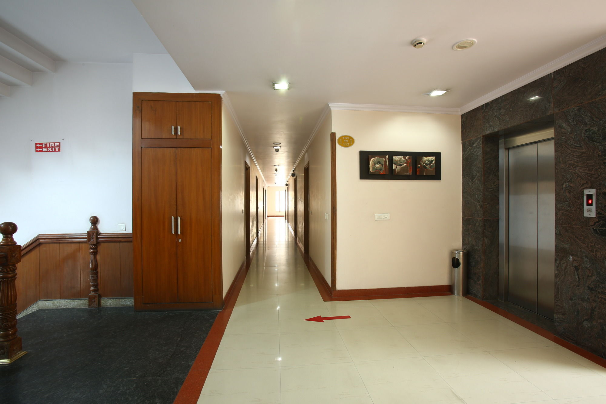 Emblem Hotel Sector 14 Gurgaon Esterno foto