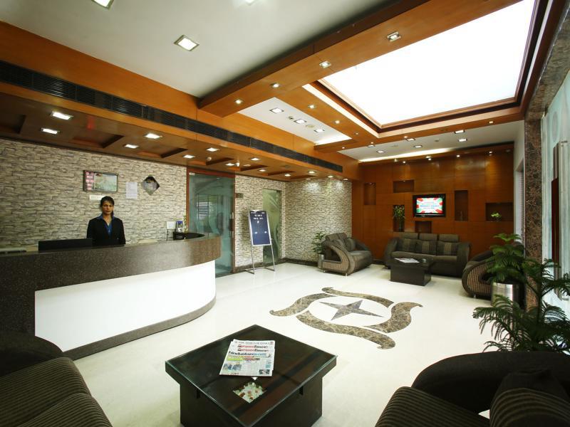 Emblem Hotel Sector 14 Gurgaon Esterno foto