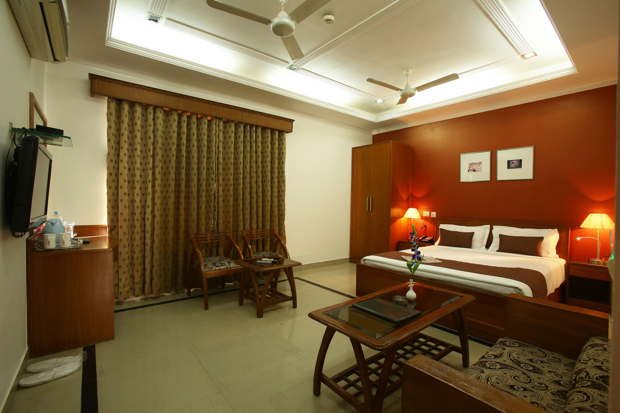 Emblem Hotel Sector 14 Gurgaon Esterno foto