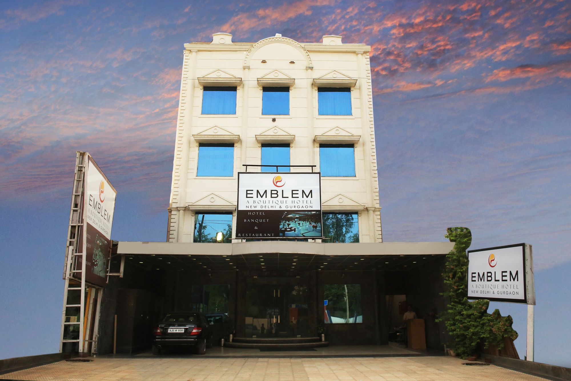 Emblem Hotel Sector 14 Gurgaon Esterno foto